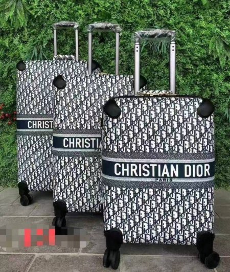 شنط سفر dior أبيض & أسود